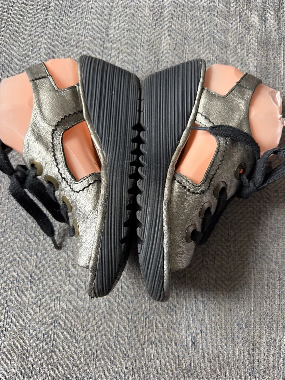 Fly London YLVA Women’s Champagne Metallic Leather Lace Up Wedge Sandals Sz: 38